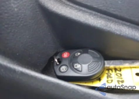 2012 Ford Focus Se z USA, uszkodzony, nr VIN 1FAHP3F26CL421156